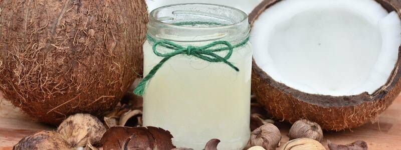 Kokosový olej jako ochranný štít pro tělo.