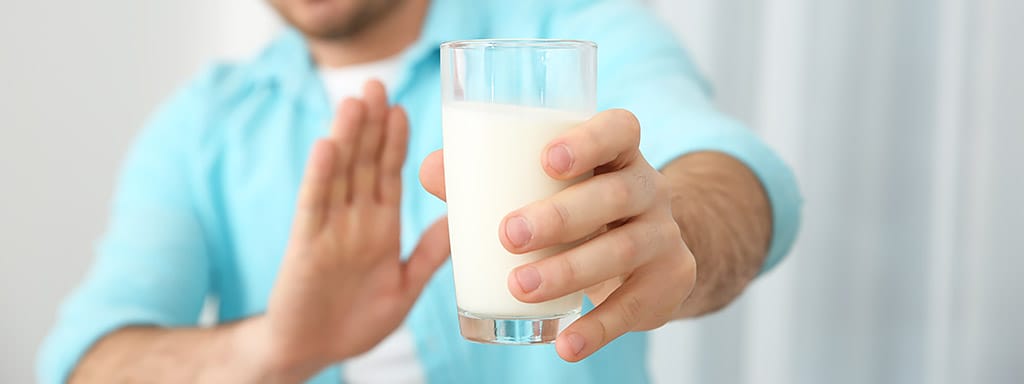Konzumace mléka je nebezpečná, tvrdí zkušený vědec.
