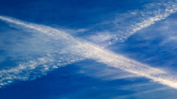 Globální oteplování sníží chemtrails, navrhl šéf CIA.
