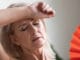 Návaly horka a pocení při menopauze se dají zmírnit.